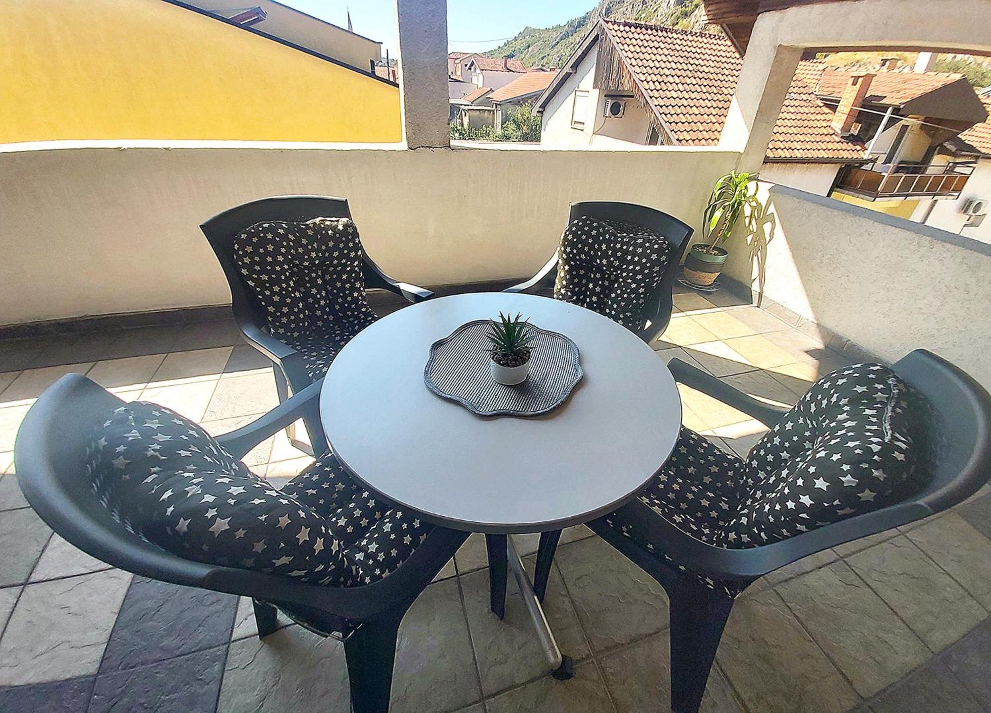 Zara Apartment With Terrace Near Old Town Mostar Eksteriør bilde