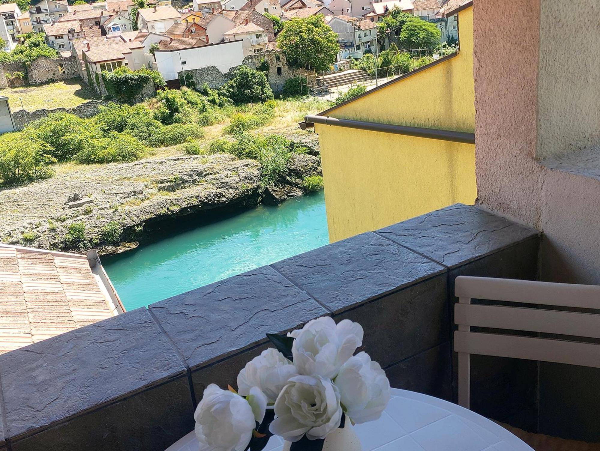 Zara Apartment With Terrace Near Old Town Mostar Eksteriør bilde