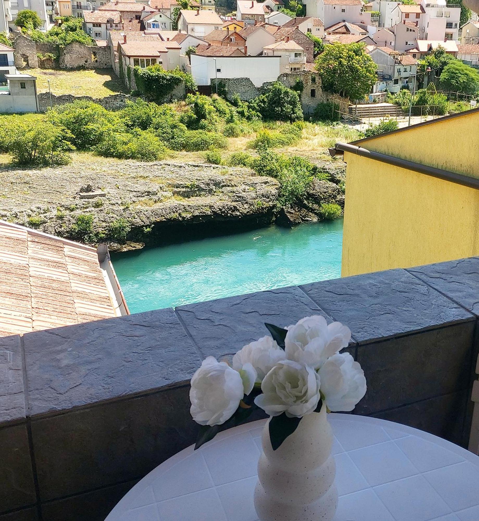 Zara Apartment With Terrace Near Old Town Mostar Eksteriør bilde